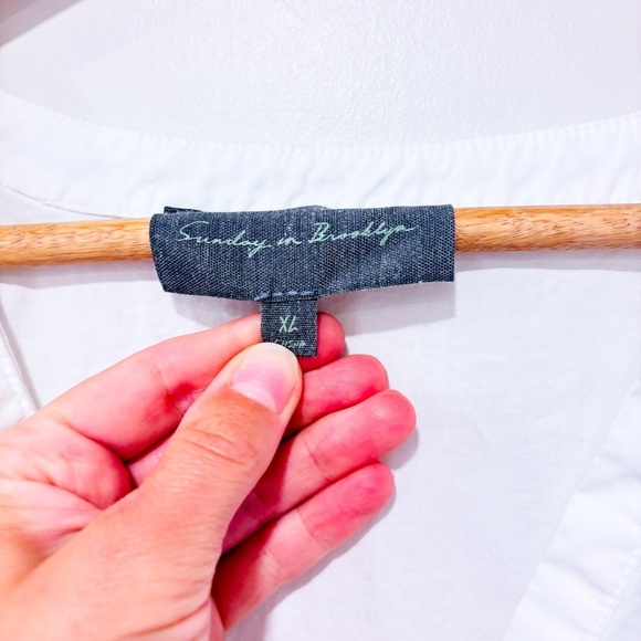 SUNDAY IN BROOKLYN White cropped cotton blouse | Front knot * - Picture 6 of 7